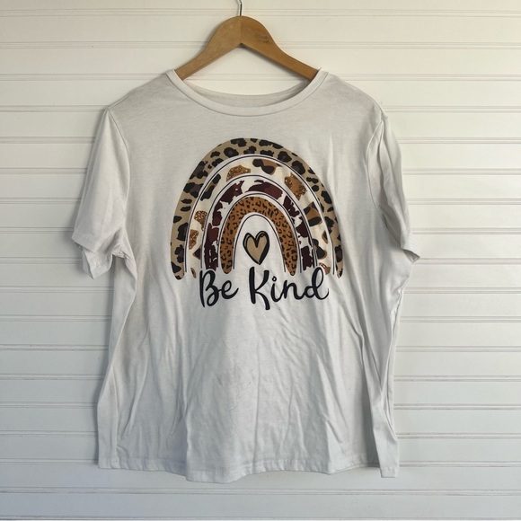 Be kind graphic Tshirt size 1XL - Picture 2 of 6